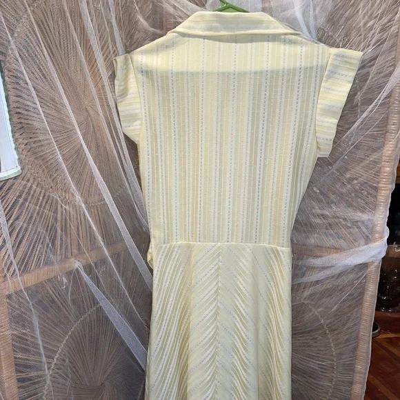 Vintage Yellow Dress ๐ - Picture 4 of 7